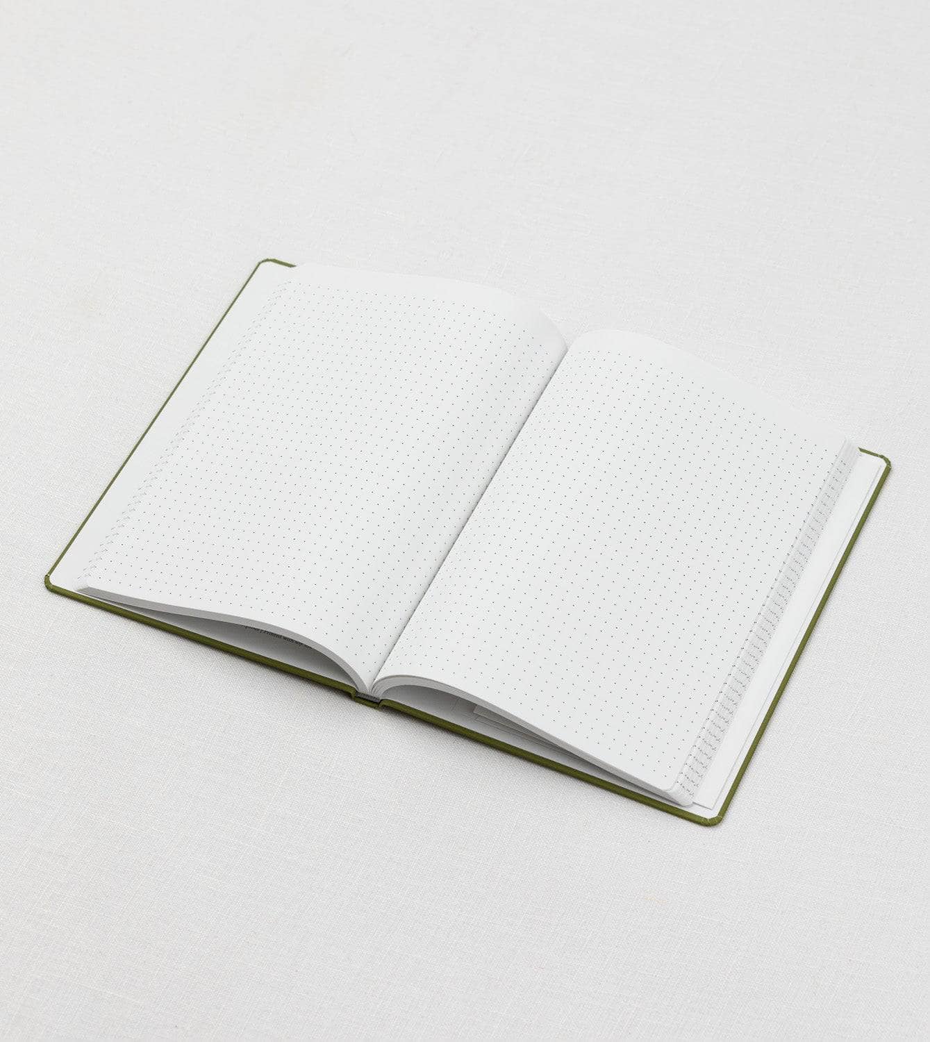 A5 Notizbuch aus Steinpapier / gepunktet (Hardcover)