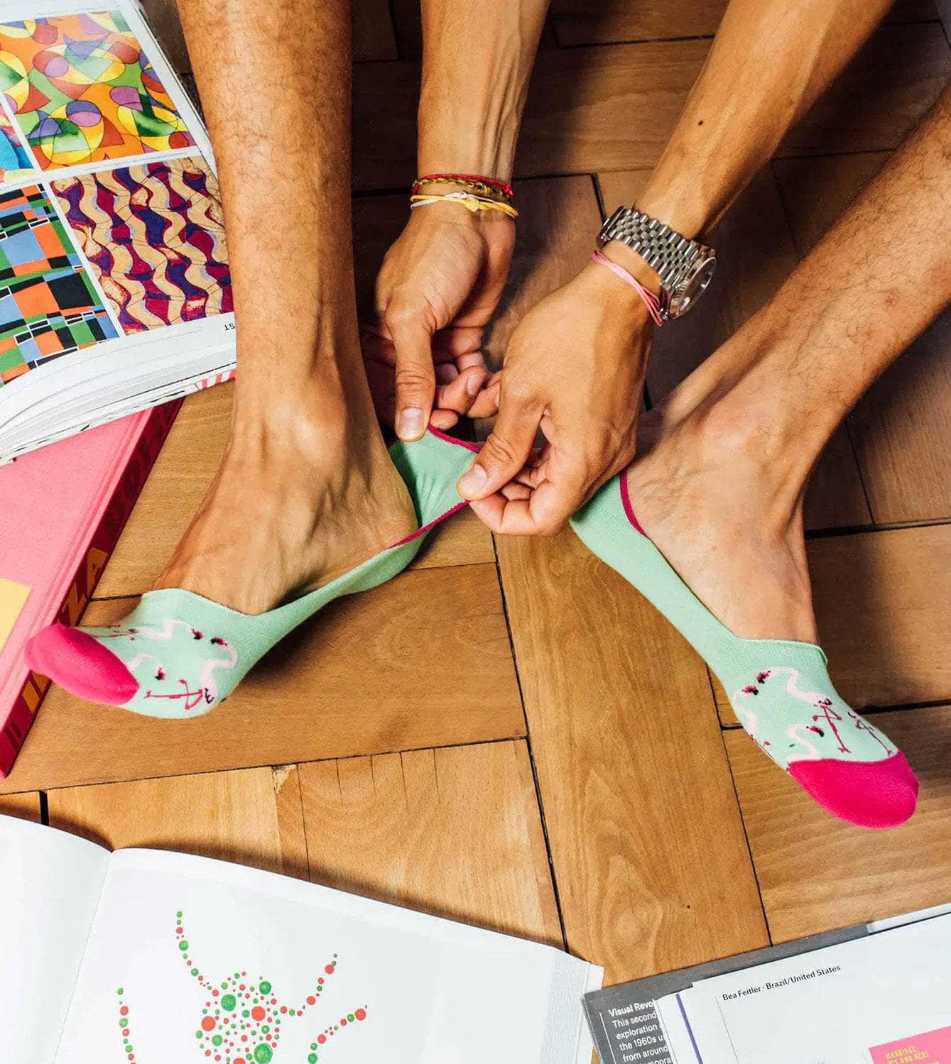 Kurze Socken aus Bio-Baumwolle - Hidden Flamingo Lawn