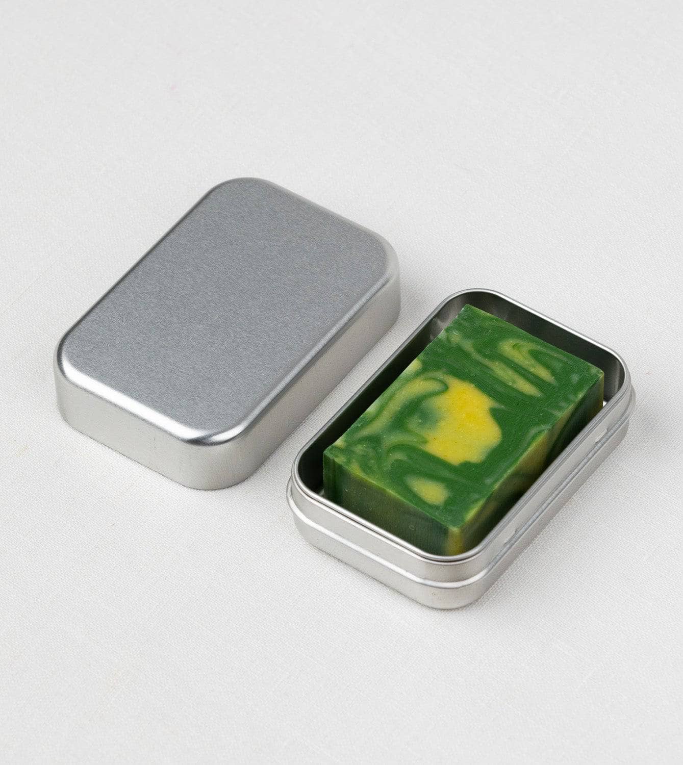 Alu-Seifendose mit Abtropfschale