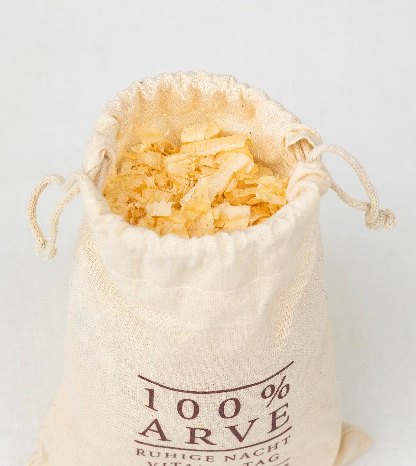 Arvenspäne im Baumwollbeutel
