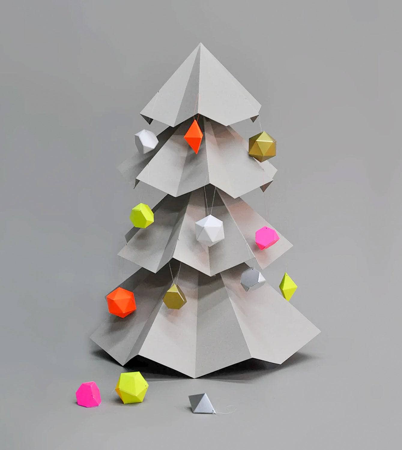 Baumschmuck zum selber Falten